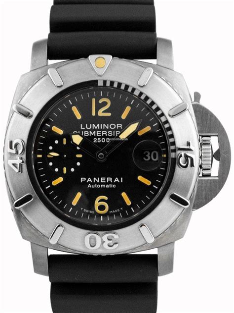 Panerai Luminor Submersible PAM 00194 .